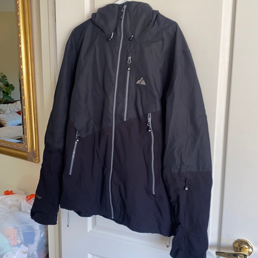 Black strafe ski jacket
